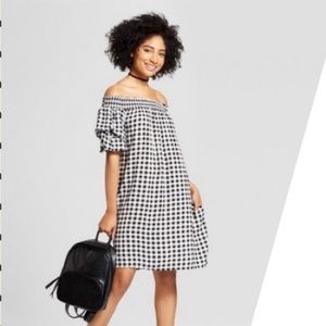 Off The Shoulder Dress w/ POCKETS